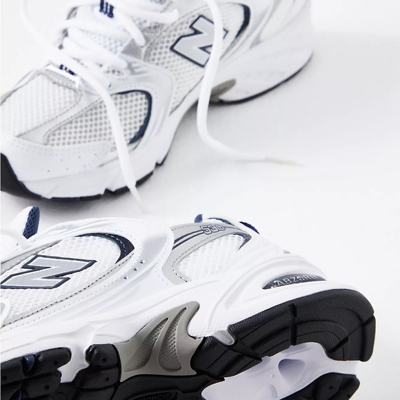 New Balance - Picture 2 of 6